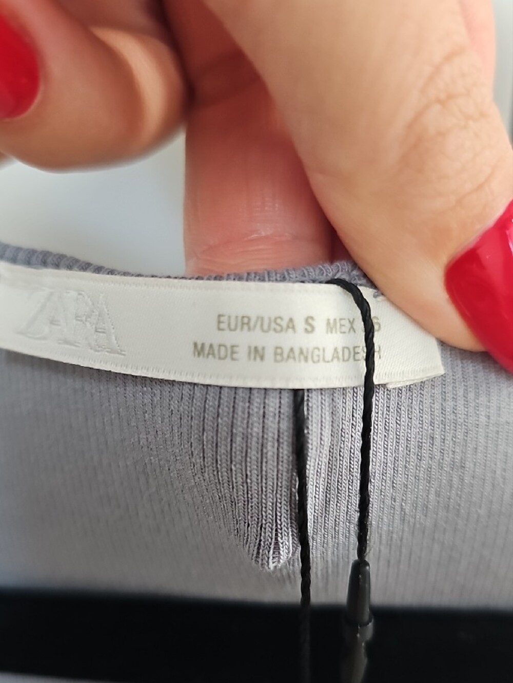 Zara Ribbed Tank Top - Picture 2 of 4
